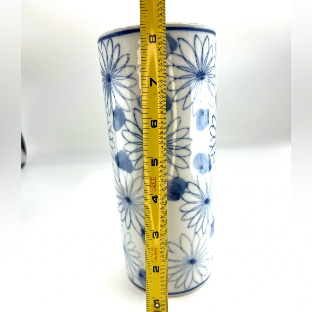 Blue & White Asian Ceramic Floral Vase Daisy Flowers Straight Sided Hall Marked